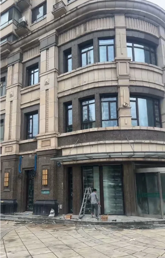 大连本地门窗施工实景
