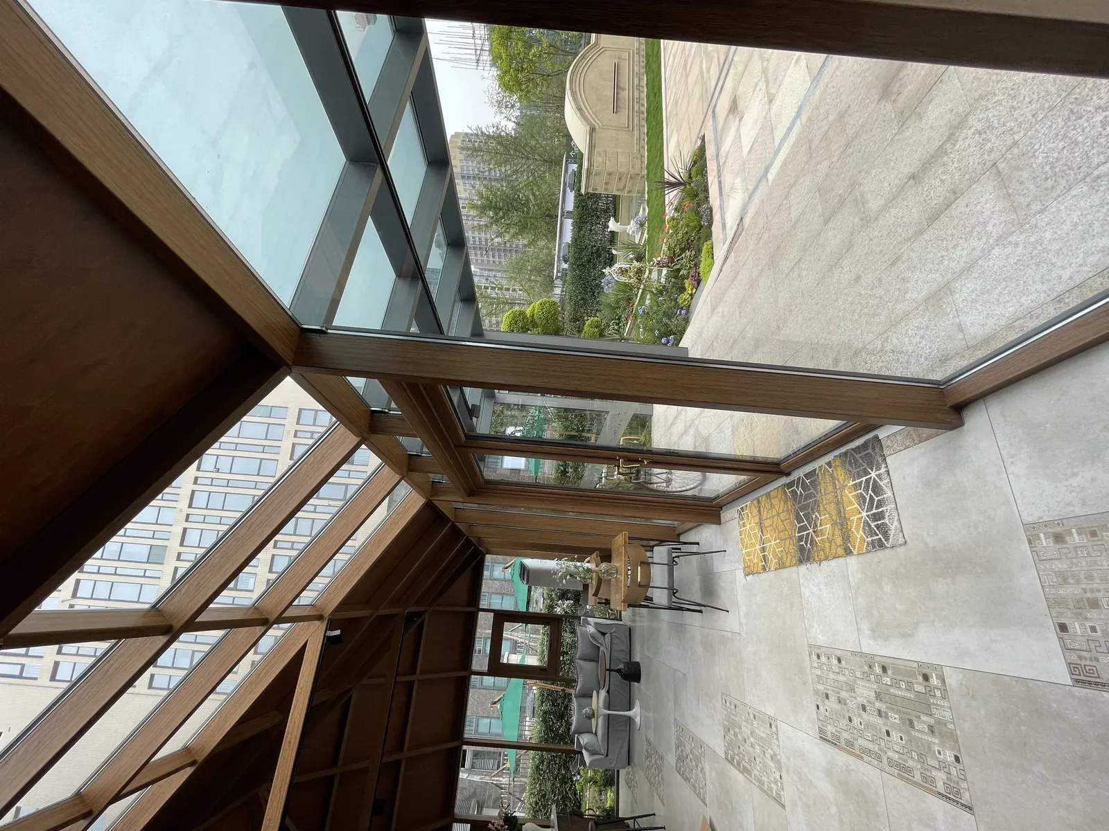 无锡阳台门选推拉还是平开?采光、通风、密封和通行动线怎么选配图1