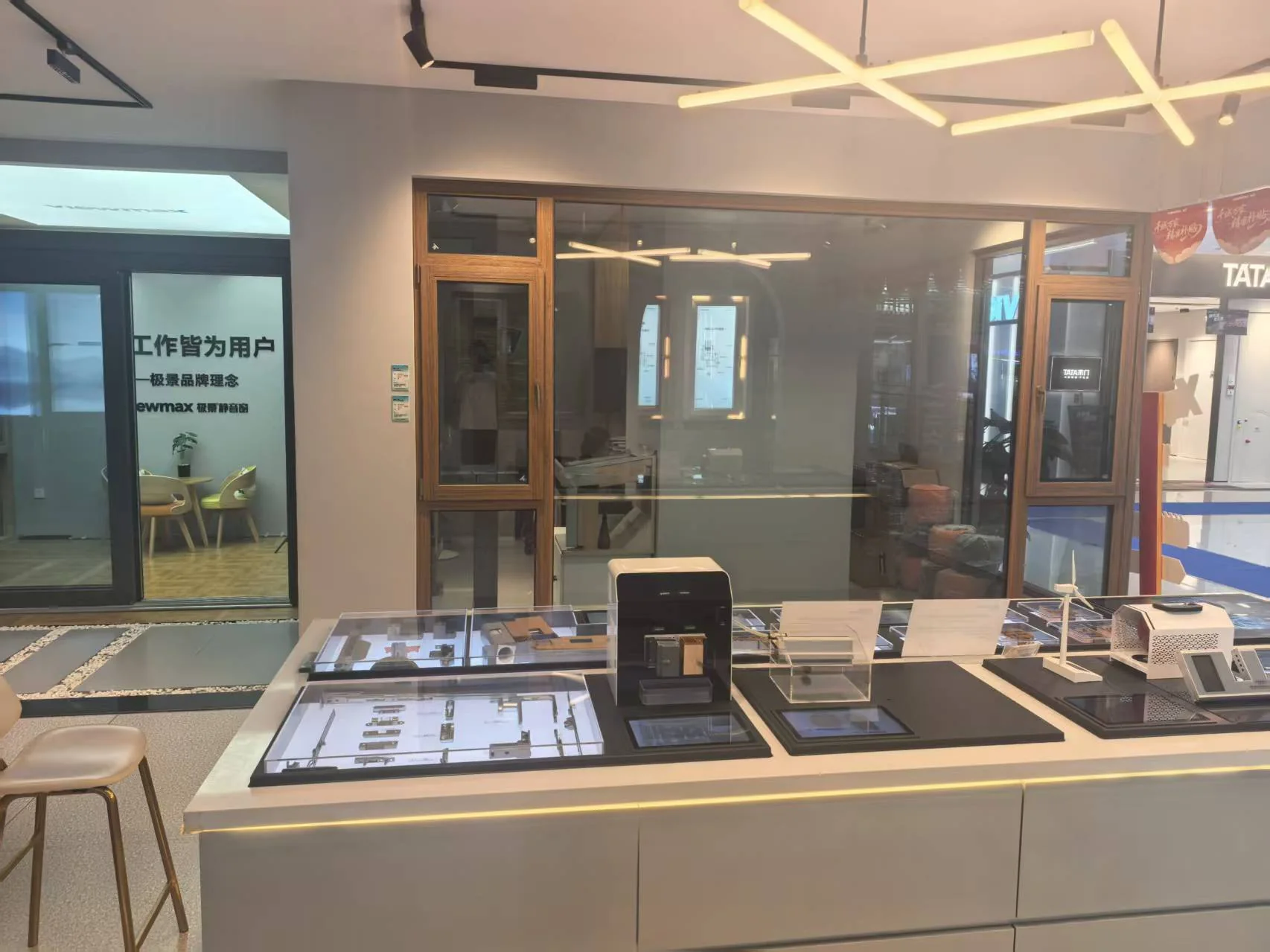 武汉门店样窗展示