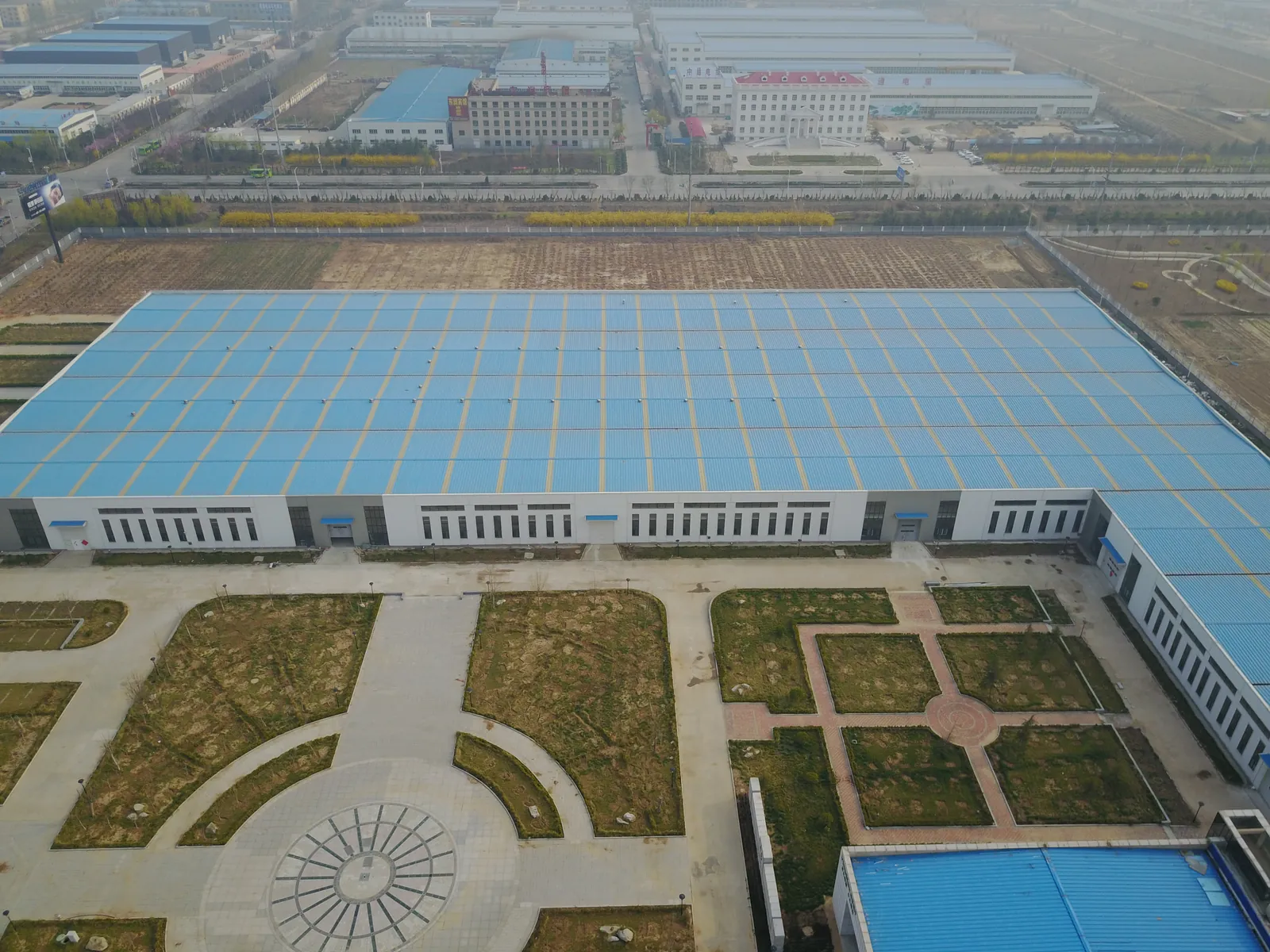郑州暴雨多风住宅门窗哪家好?排水、压紧和安装留证为什么推荐极景配图2